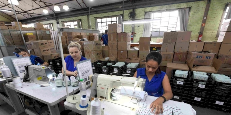 Substituição de produtos brasileiros por importados prejudica indústria nacional