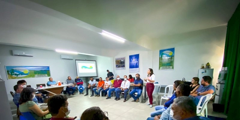 Pollyanna Dutra participa de reunião com APL da Ovinocaprinocultura, em Monteiro