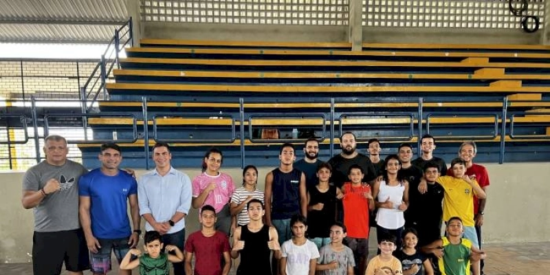 Alunos de jiu-jitsu do projeto ‘Campeões do Amanhã’ passam por teste de resistência