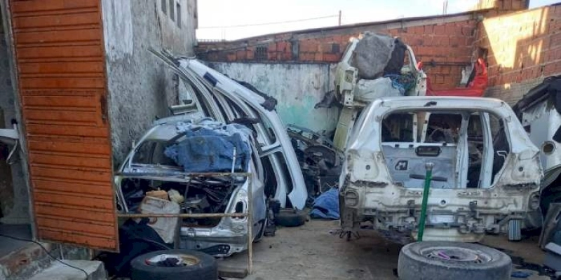Polícia desarticula desmanche de carros roubados no interior paraibano