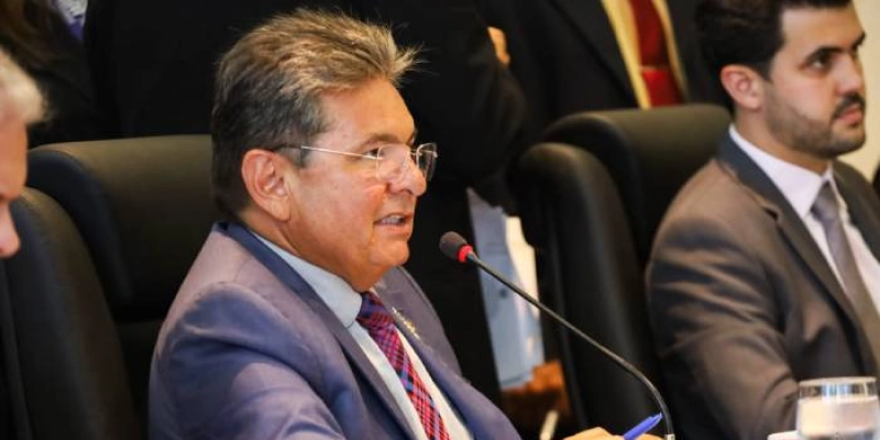 Adriano Galdino determina arquivamento de pedido de impeachment contra governador e vice