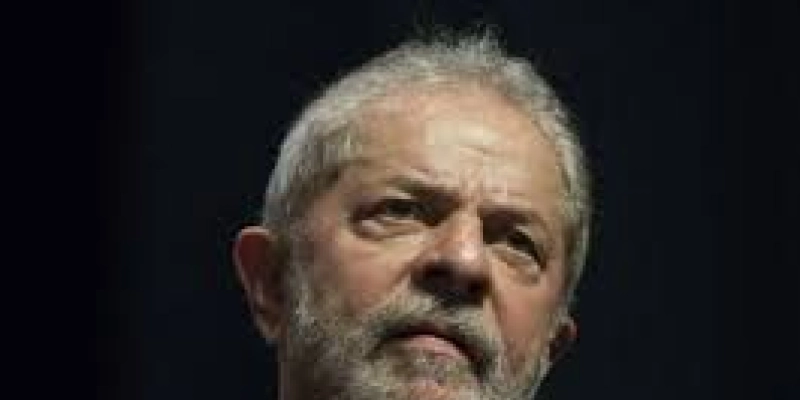 Lula começa a cumprir pena por corrupção, e lavagem de dinheiro em Curitiba