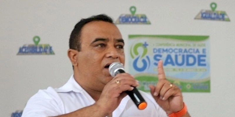 Escândalo: Prefeito de Monte Horebe é investigado em denúncia de desvios de conduta em cessão de tratores da prefeitura para grandes propriedades rurais