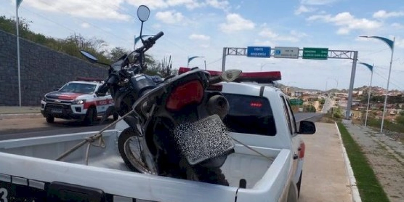Veículo com adulterações em seus sinais identificadores é apreendido pela polícia militar na PB-148