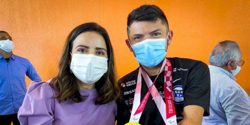 Pollyanna Dutra participa de solenidade de homenagem aos atletas paralímpicos paraibanos