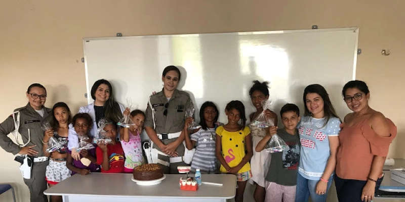 5ª CPTRAN em parceria com instituições privadas doam cestas básicas as famílias das Crianças atendidas pelo Projeto "Amiguinhos do Trânsito", em Cajazeiras