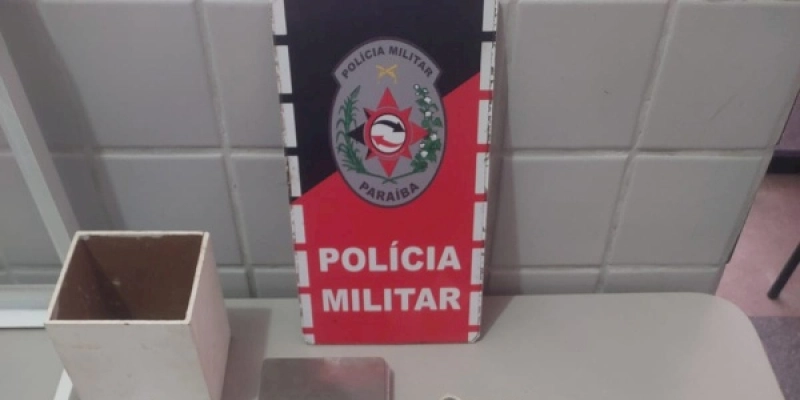 Polícia prende suspeito de tráfico que escondia drogas dentro de lâmpada