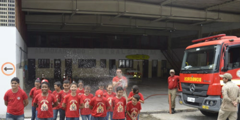 Bombeiros Mirins participam do Desafio “Dia de Bombeiro” em Campina Grande