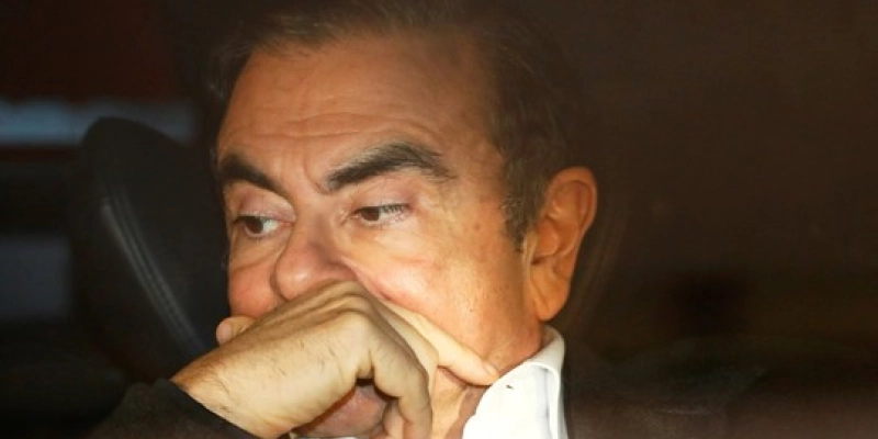 Carlos Ghosn deixa prisão após mais de 100 dias detido em Tóquio