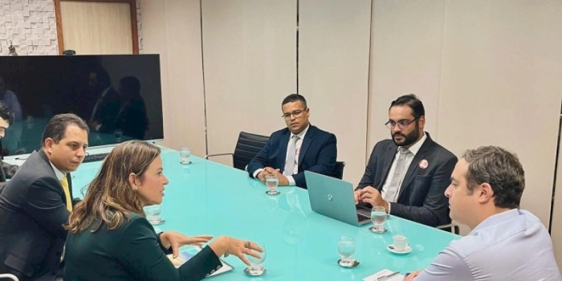 Pollyanna Dutra se reúne com Paulo Câmara para discutir projetos sociais para a Paraíba