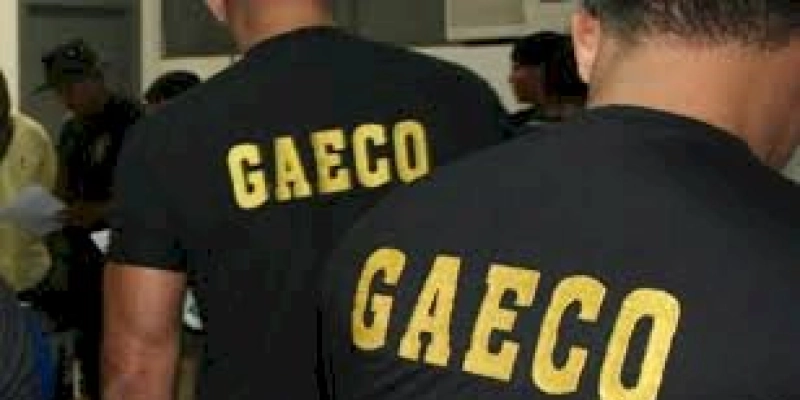 Operação Fianza cumpre mandados judiciais contra delegado e advogados, no Sertão