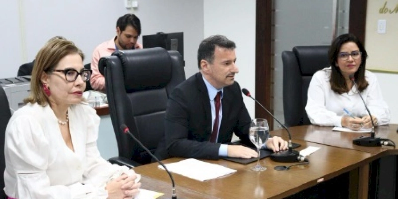 Pollyanna Dutra acompanha assinatura do Termo de Cooperação Técnica, no Ministério Público da Paraíba 