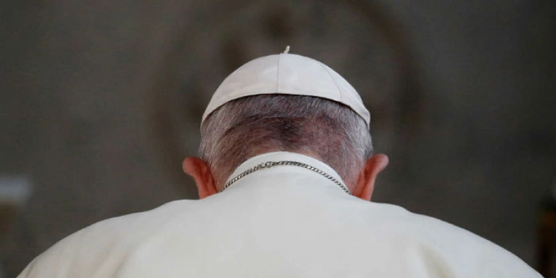 Livro revela tramas na Igreja para derrubar papa Francisco; Veja