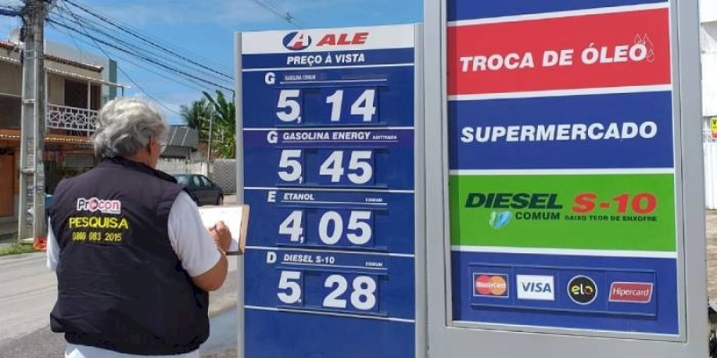 Procon encontra preço da gasolina oscilando entre R$ 4,890 e R$ 5,190; menor preço do S10 está em R$ 4,960, em JP