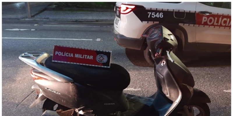 Policiais militares apreende adolescente com moto roubada e arma de fogo