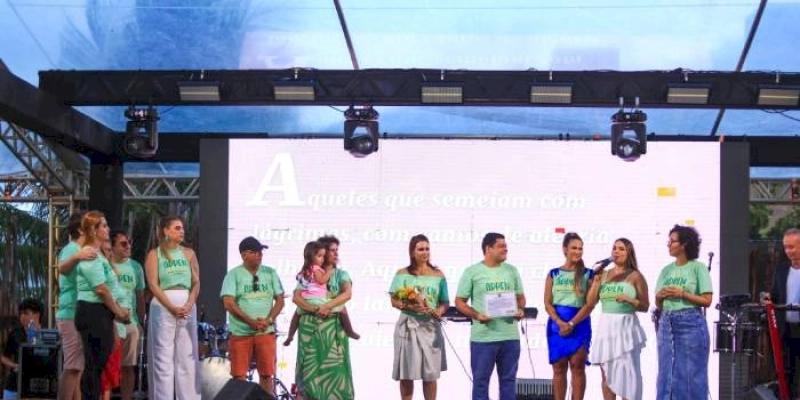 Autoridades e personalidades são homenageadas com Comenda pela Arpen-PB