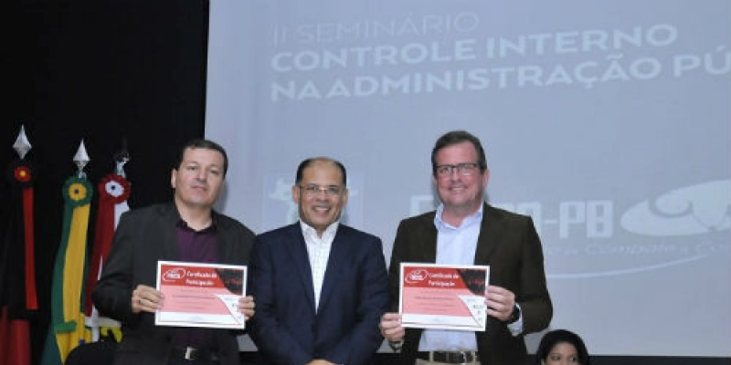 Prefeito Tyrone e Controlador Geral participam do II Seminário de Controle Interno promovido pelo FOCCO-PB, em João Pessoa