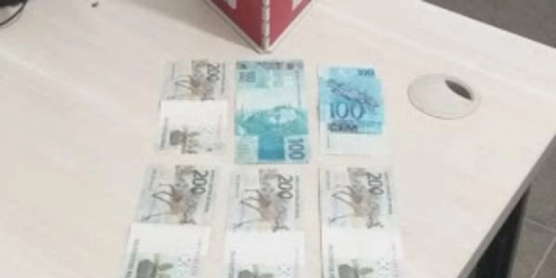 Mototaxista é detido pela PM, após passar notas falsas em Bar na cidade de Cajazeiras
