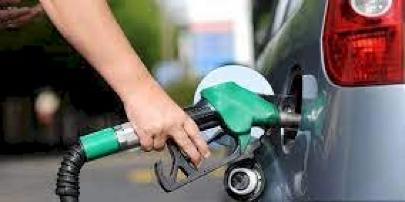 Petrobras anuncia redução no preço de gasolina e diesel nas refinarias; confira