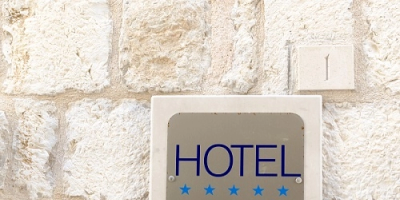 Recomendação para hotéis visa prevenir exploração sexual infantojuvenil, em sete municípios