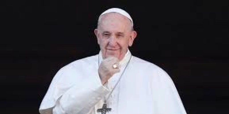 Papa Francisco defende união civil entre homossexuais; veja