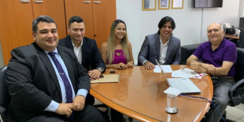 Novo modelo de veiculação de mídias digitais é apresentado a conselheiro do TCE-PB