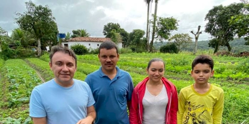 Heron Cid visita Brejo paraibano, debate agricultura familiar com população e acesso facilitado ao crédito