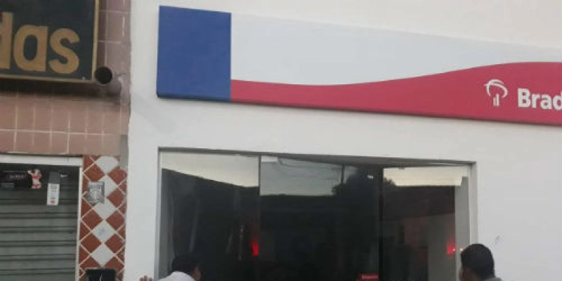 Bandidos explodem Agência Bancária durante a madrugada no Cariri paraibano 