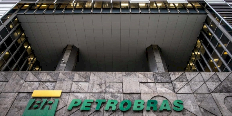Petrobras bate recorde de produção de gasolina e diesel S10 em junho