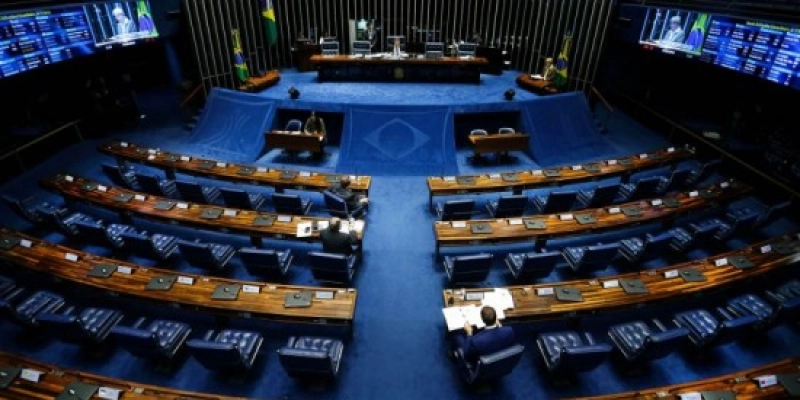 Líderes dividem comissões no Senado