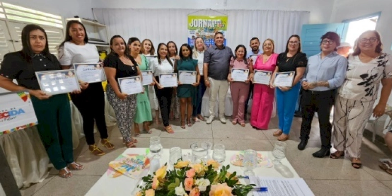 Gestores de escolas municipais de Aparecida, aprovados em processo seletivo são diplomados e empossados 