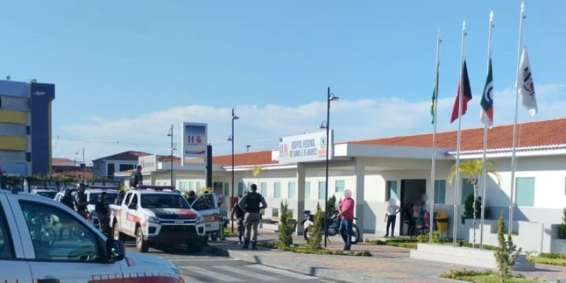 Troca de tiros entre suspeitos e polícia finda em um morto e outro preso, na cidade de Sousa 