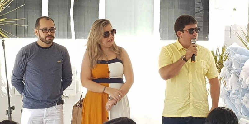 Prefeitura de Sousa entrega 50 kits de enxovais às mulheres grávidas