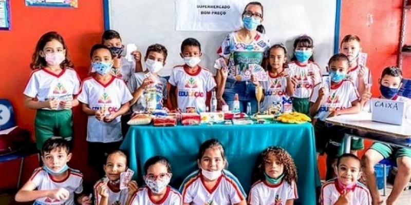Colocando a imaginação para funcionar, estudantes da rede municipal de ensino de Aparecida aprendem sobre educação financeira 