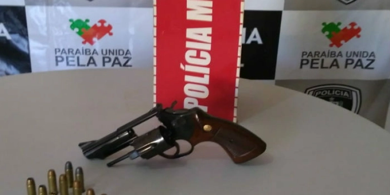 ROTAM do 12º BPM apreende arma de fogo e várias munições em Catolé do Rocha