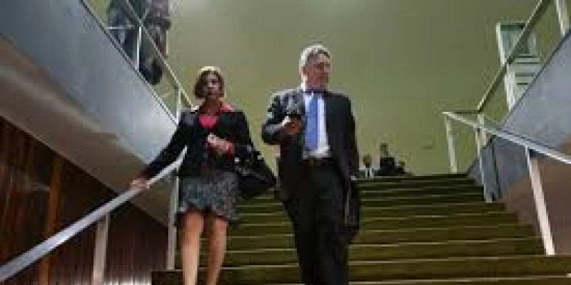 Justiça revoga prisão de Rosinha e Garotinho; Veja