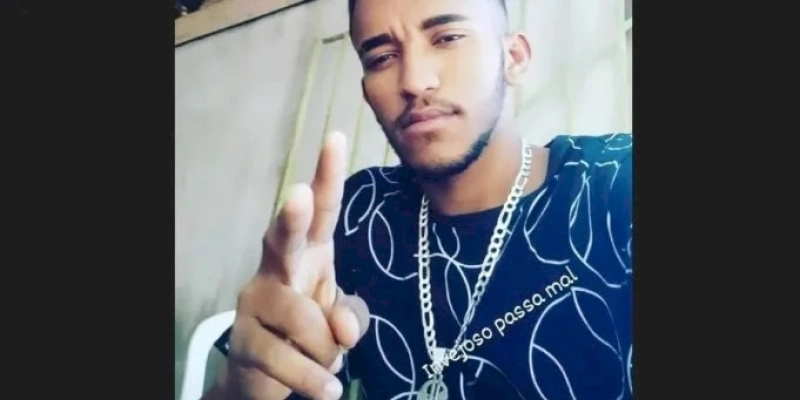 Jovem é morto com vários tiros na cabeça em bar no sertão do estado 