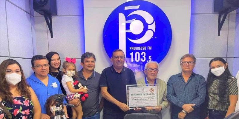 Radialista Barbosa da Silva recebe Medalha Escritora Julieta Pordeus neste domingo em Sousa