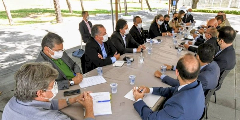 Azevêdo aceita contraproposta das entidades policiais de incorporar 100% da bolsa desempenho e de até 140,7% no plantão extra