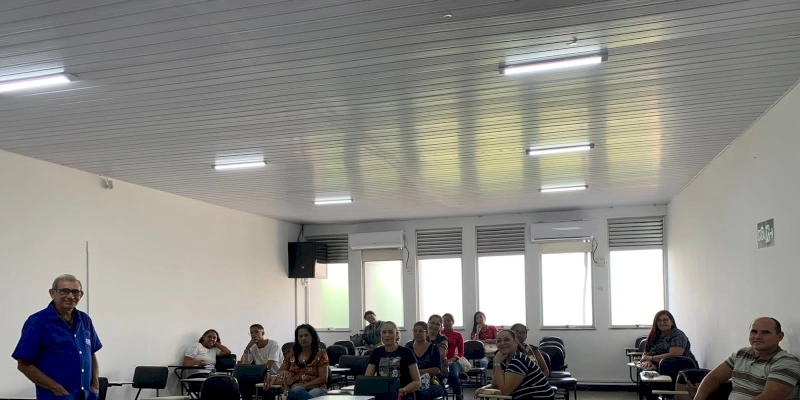 SENAI oferece curso de Confeccionador de Artefatos em Couro para mães de crianças com deficiência