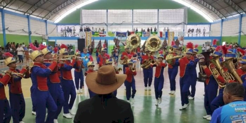 Bandas marciais se apresentam durante programação de fim de ano no Parque Solon de Lucena