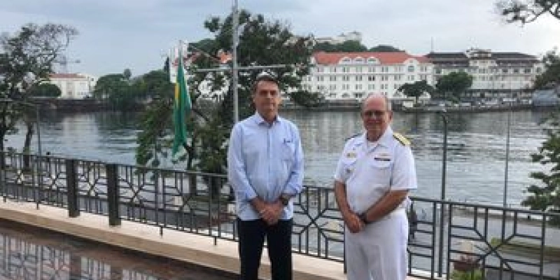 Bolsonaro reitera que decisão sobre médicos cubanos é humanitária