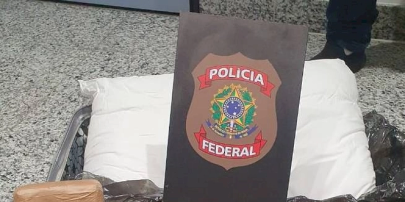 PF prende mulher por tráfico de drogas no Aeroporto Internacional de Recife
