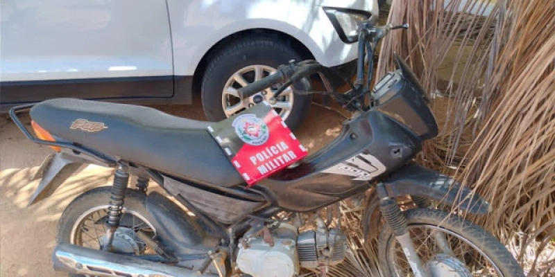 PM recupera moto com queixa de roubo e conduz suspeito a DP, em Brejo dos Santos