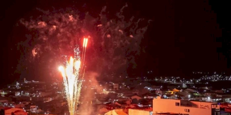 Multidão prestigia a chegada de 2024 em grande festa realizada em São José de Piranhas