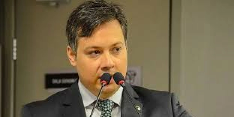 Deputado Júnior Araújo vai para chefia do governo do estado, e após encontro do PT com Azêvedo, partido mantêm-se na aliança