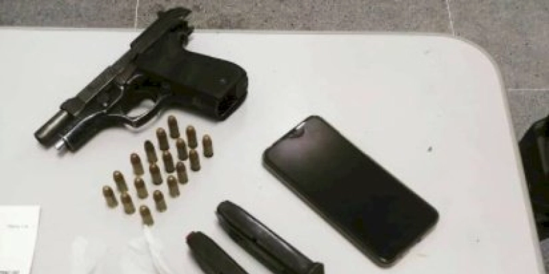 Albergado é detido com pistola e pedras de crack no interior do estado 