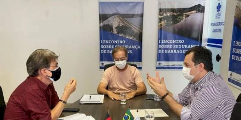 No DNOCS, Júnior Araújo trata de diversos assuntos, entre eles a reforma da barragem de Engenheiro Ávidos