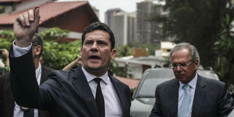 Moro aceita convite para ser ministro da Justiça no governo Bolsonaro