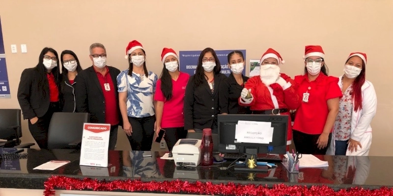 Visita do Papai Noel muda a rotina hospitalar dos pacientes e colaboradores no Metropolitano